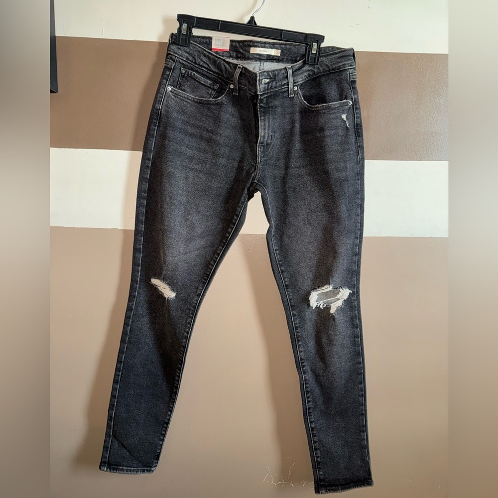 ‼️SALE‼️ Levi's 711 Black Distressed Skinny Jeans (30)